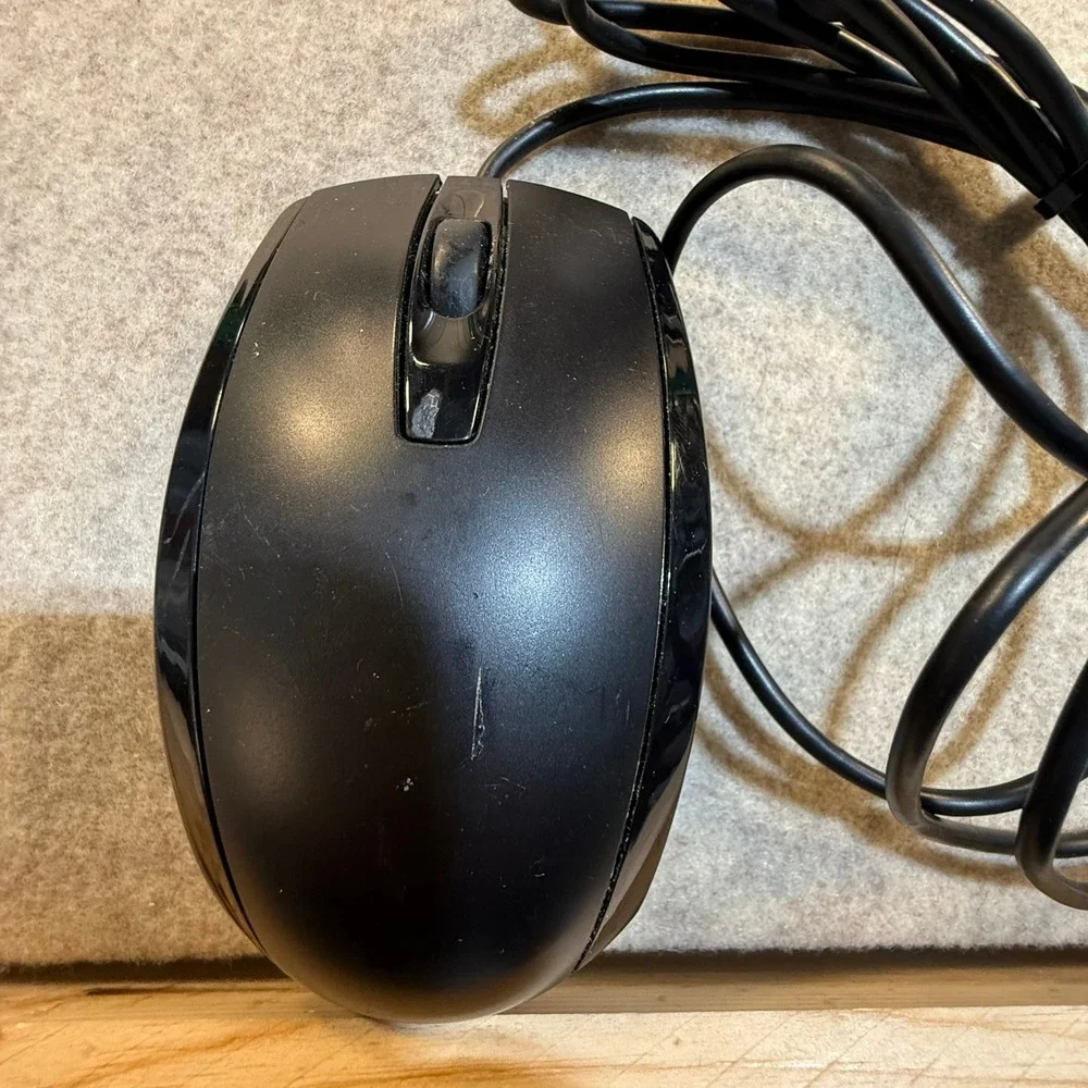HP‎ USB Optical Mouse Black Wired 3-Button Scroll Wheel 697738-001 N910U